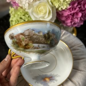 Porcelāna krūzīte, vidēji liela izmēra (7151)
